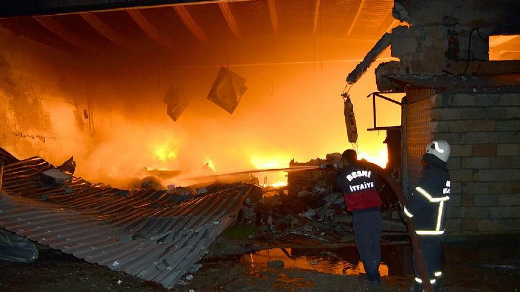 İplik fabrikasındaki yangın kontrol altına alındı