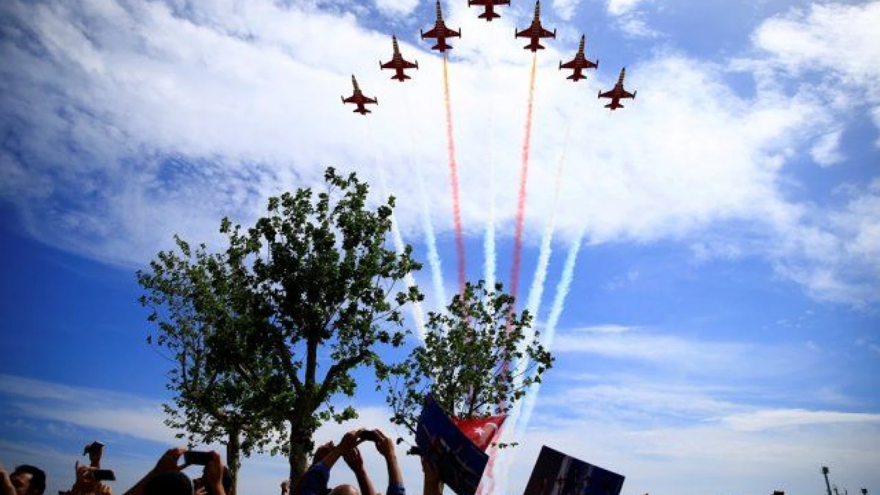 "Türk Yıldızları" gösteri yaptı