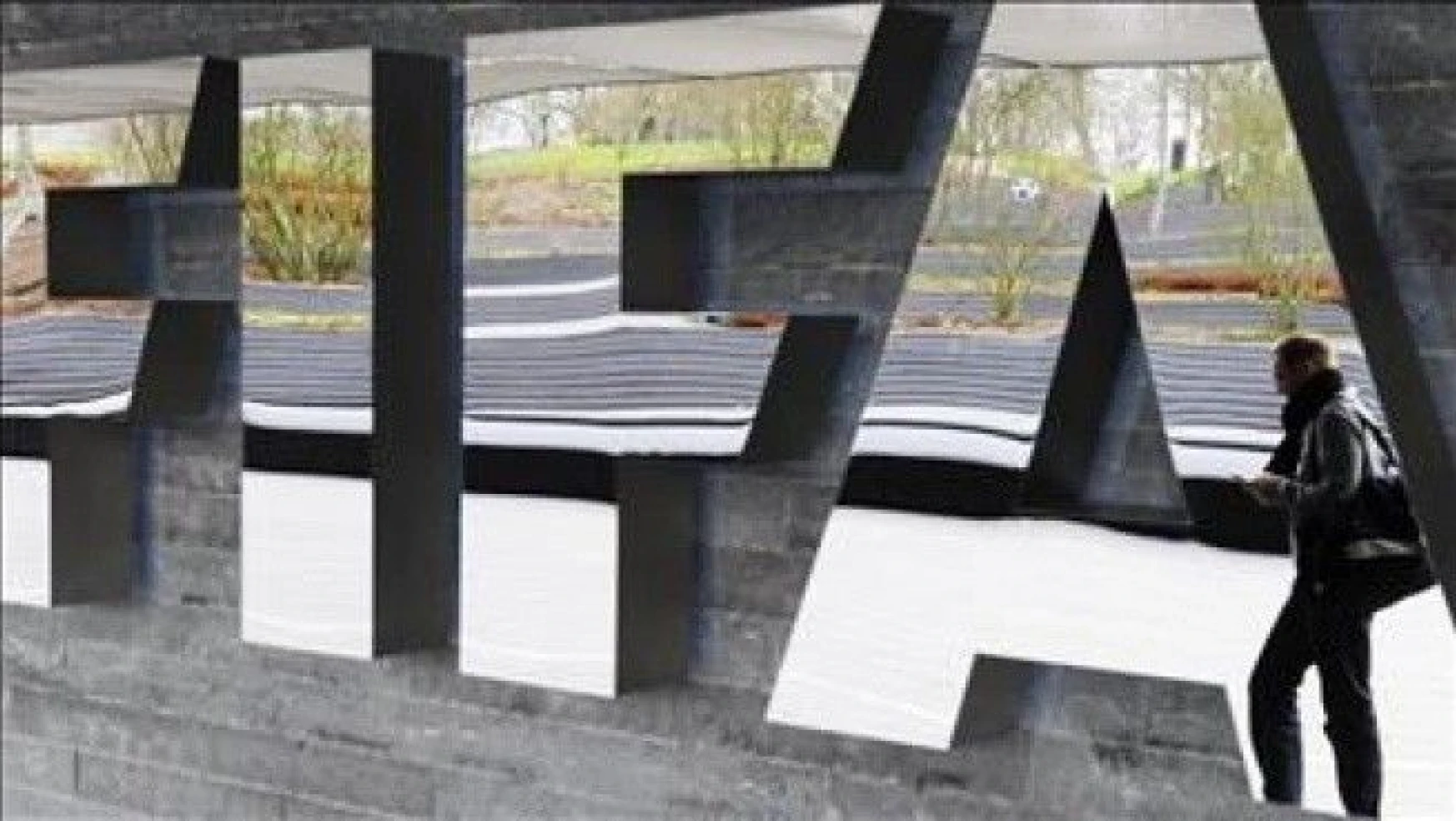 '16 FIFA yetkilisi hakkında soruşturma açıldı'