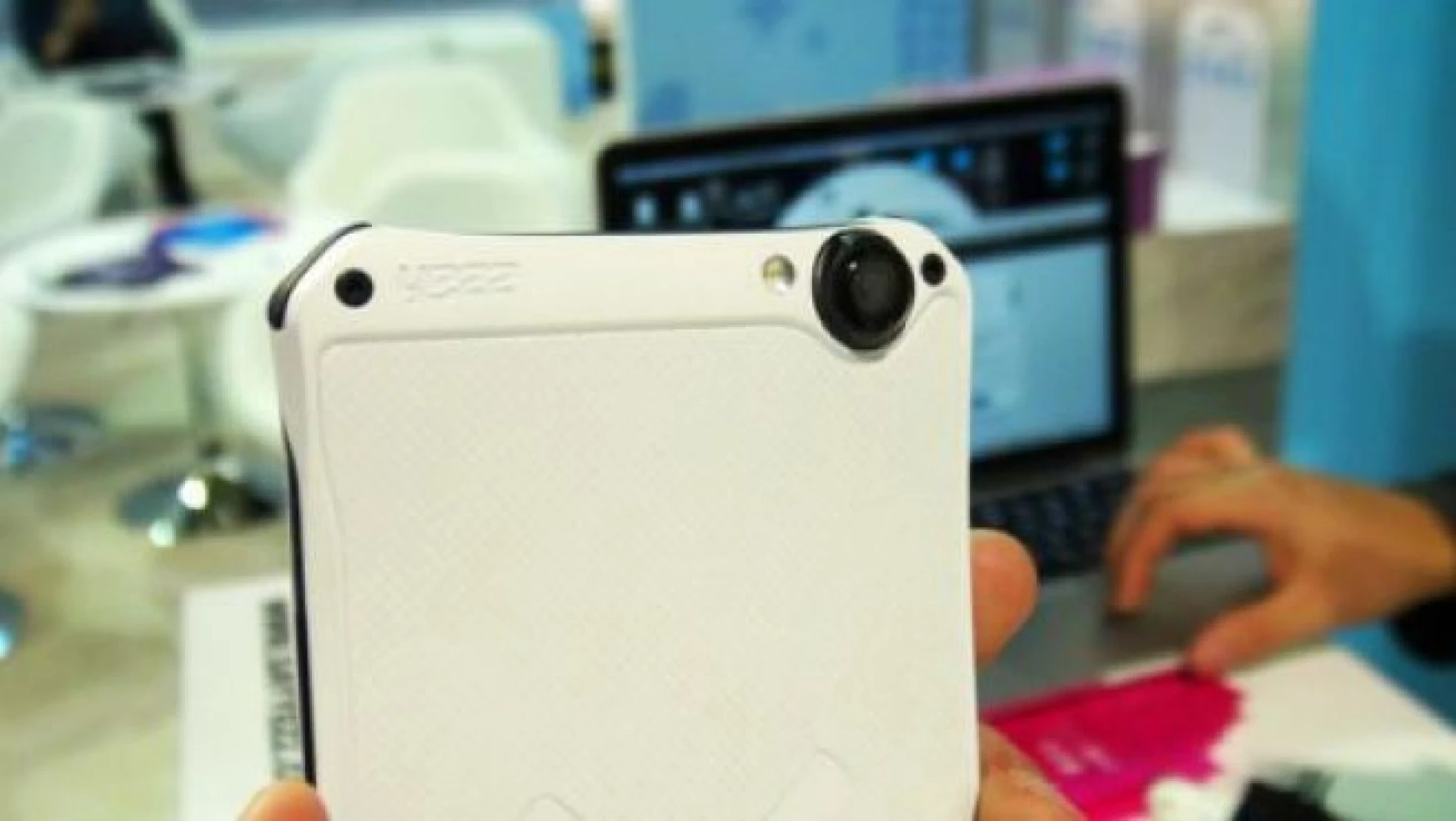 360 derece kameralı ilk akıllı telefon: YEZZ Sfera 