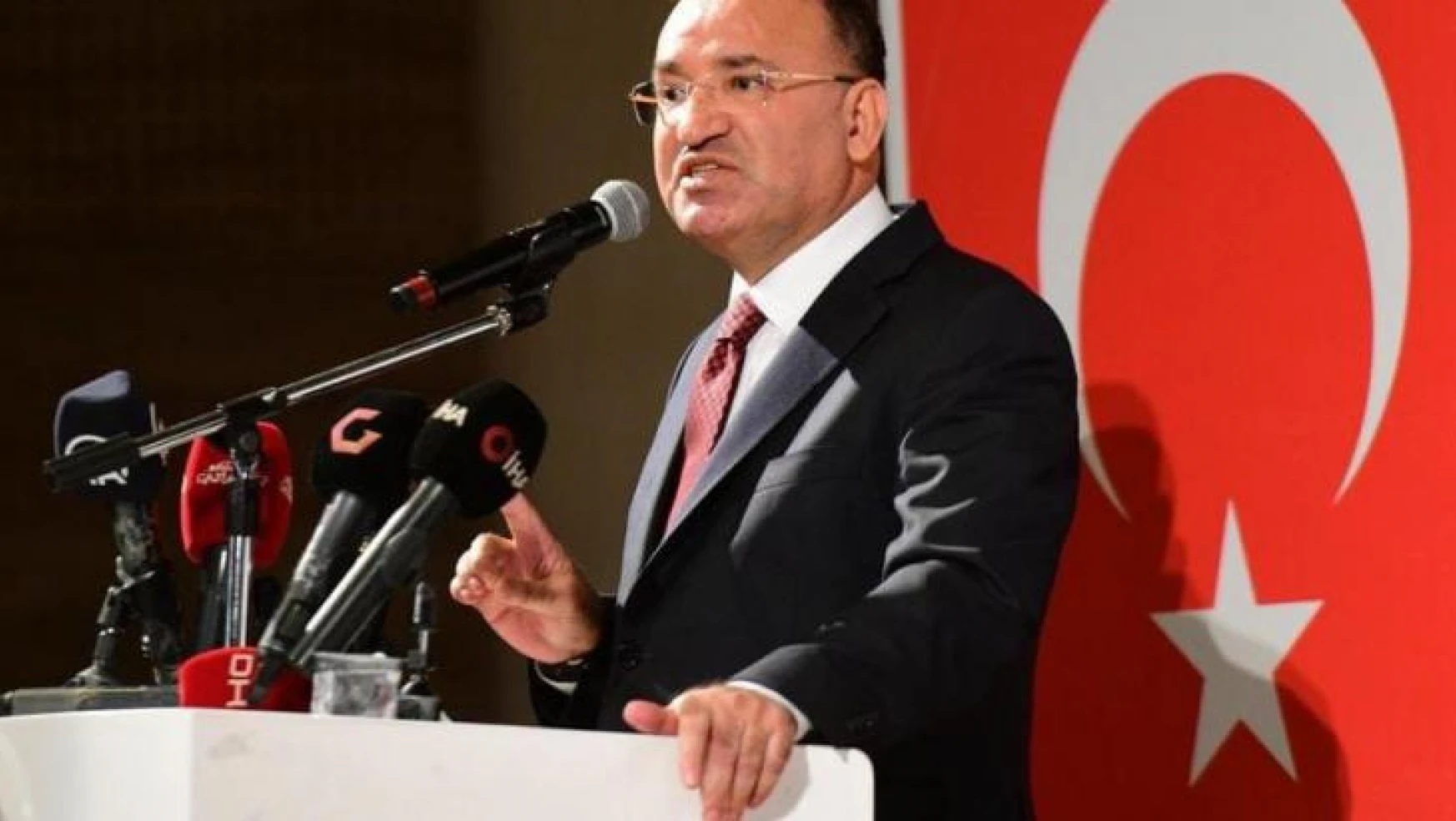 Adalet Bakanı Bekir Bozdağ: 'Kılıçdaroğlu köstebek bürokratlarıyla kapkaç siyaseti yapıyor'