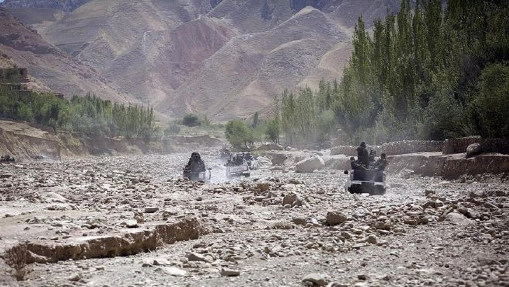 Afganistan'da 25 DAEŞ üyesi öldürüldü
