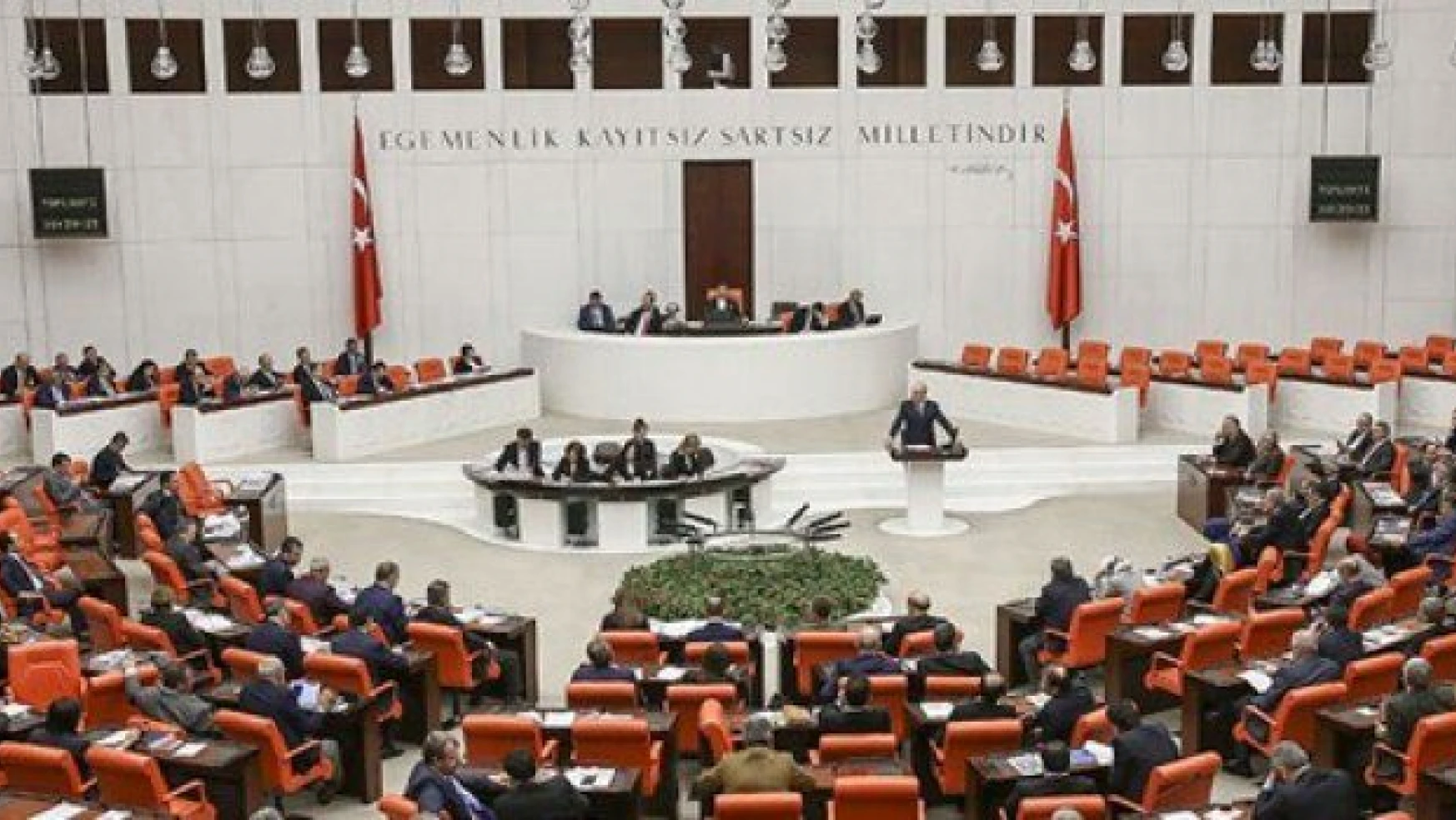 AK Parti dokunulmazlık teklifini Meclis'e sundu