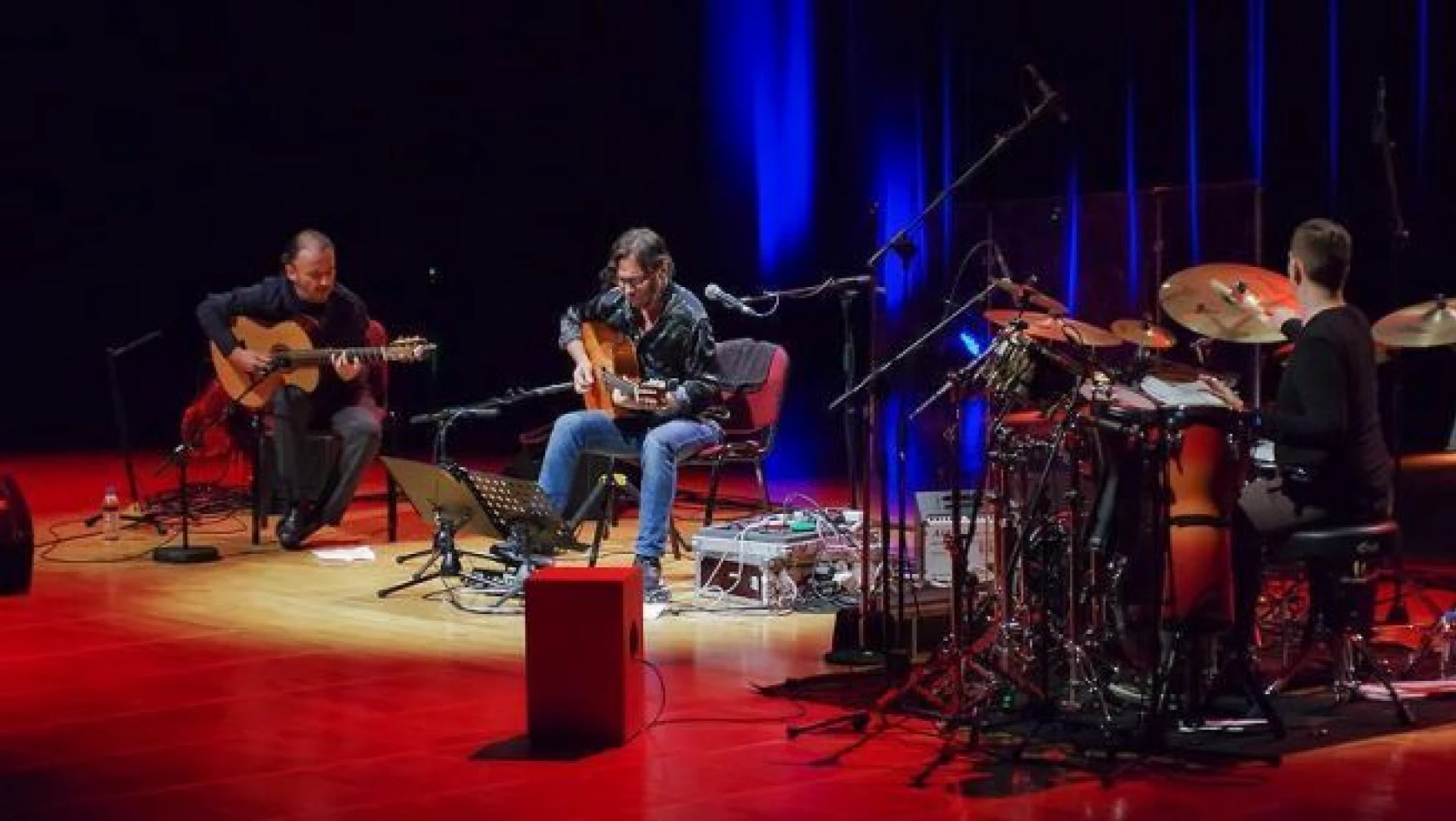 Al Di Meola İstanbul'da konser verdi
