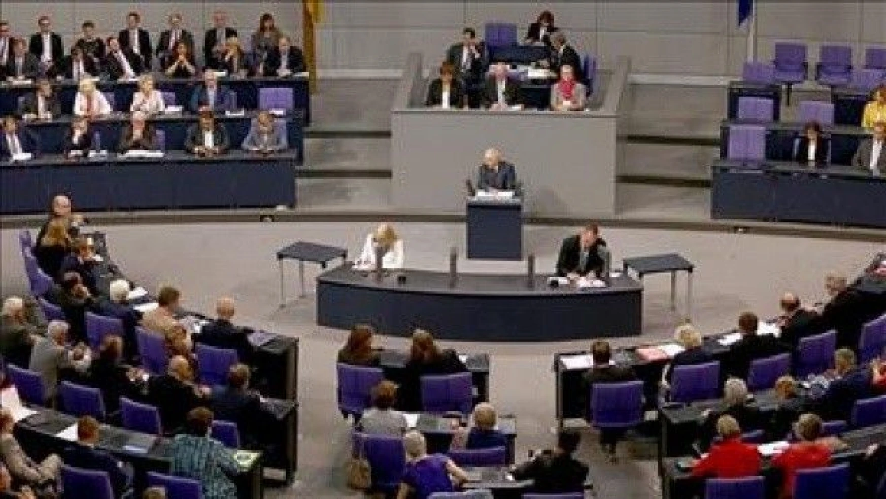 Alman Meclisi'nden Suriye'ye askeri unsur gönderilmesine onay