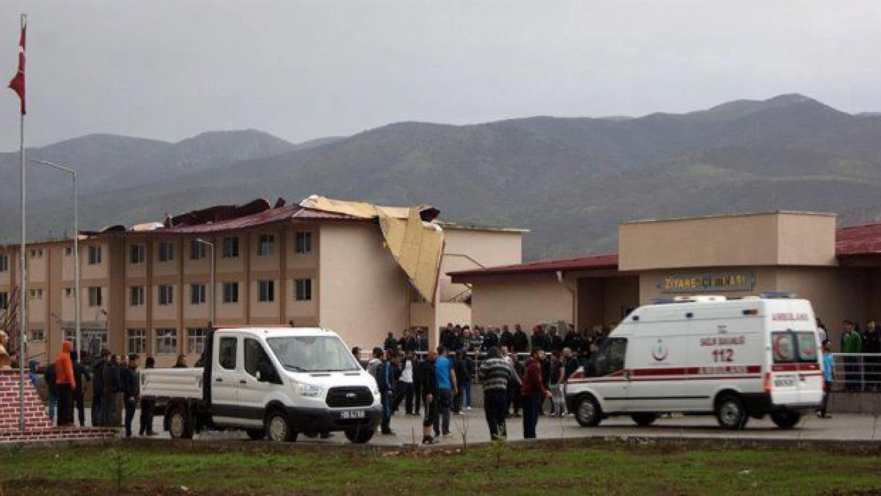 Amasya'da cezaevinin çatısı çöktü 