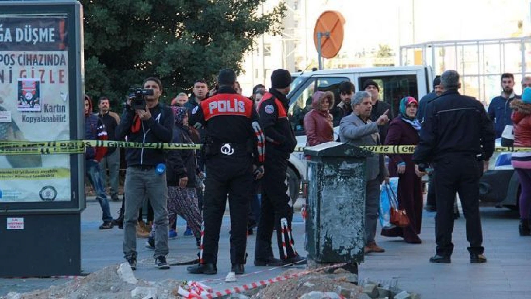 Antalya'da çöp kutusundaki patlama korkuttu! 2 kişi yaralandı