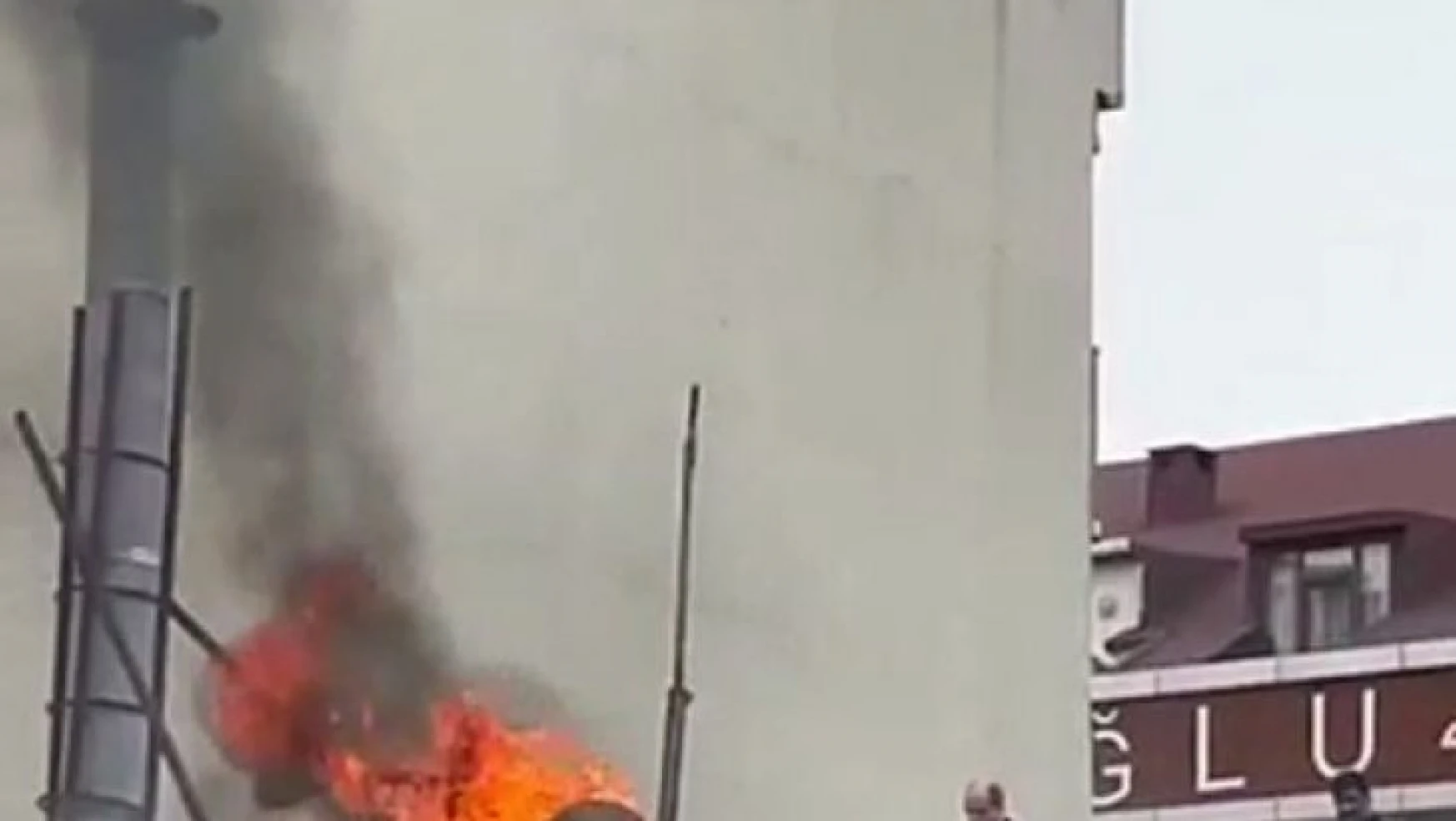 Arnavutköy'de restoranda yangın paniği
