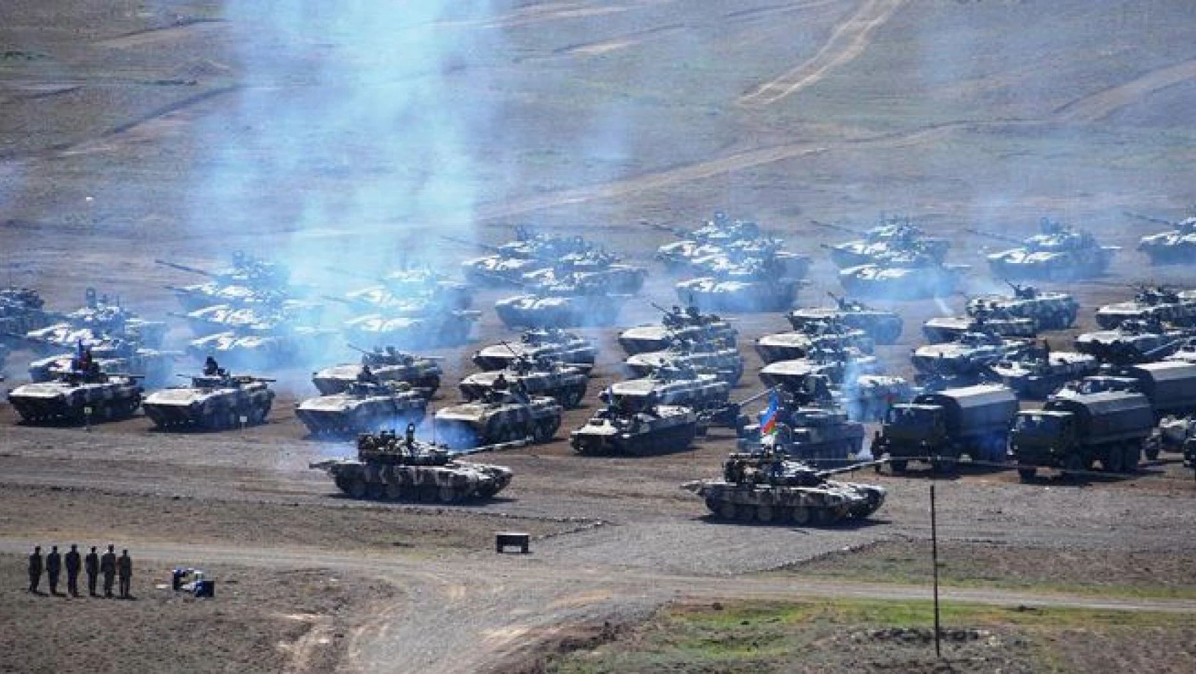 Azerbaycan ordusu savaşa hazırlık tatbikatı yapıyor