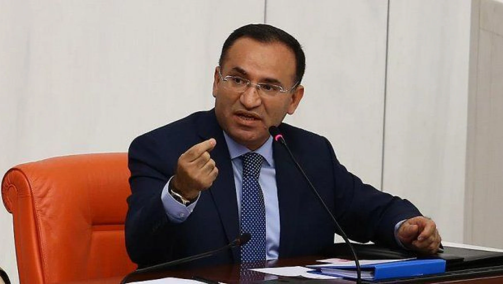 Bozdağ'dan CHP ve HDP'li vekillerin mahkemeye müdahalesine sert tepki geldi