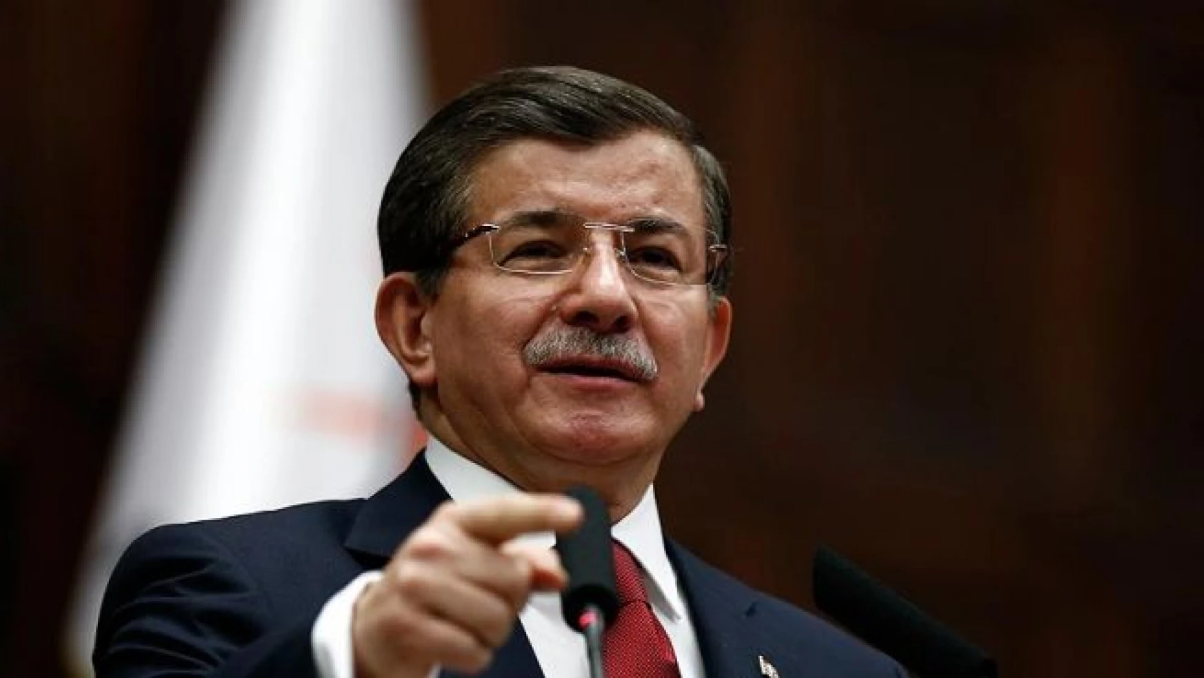 Başbakan Davutoğlu Anayasa Mutabakat Komisyonu üyeleriyle görüştü