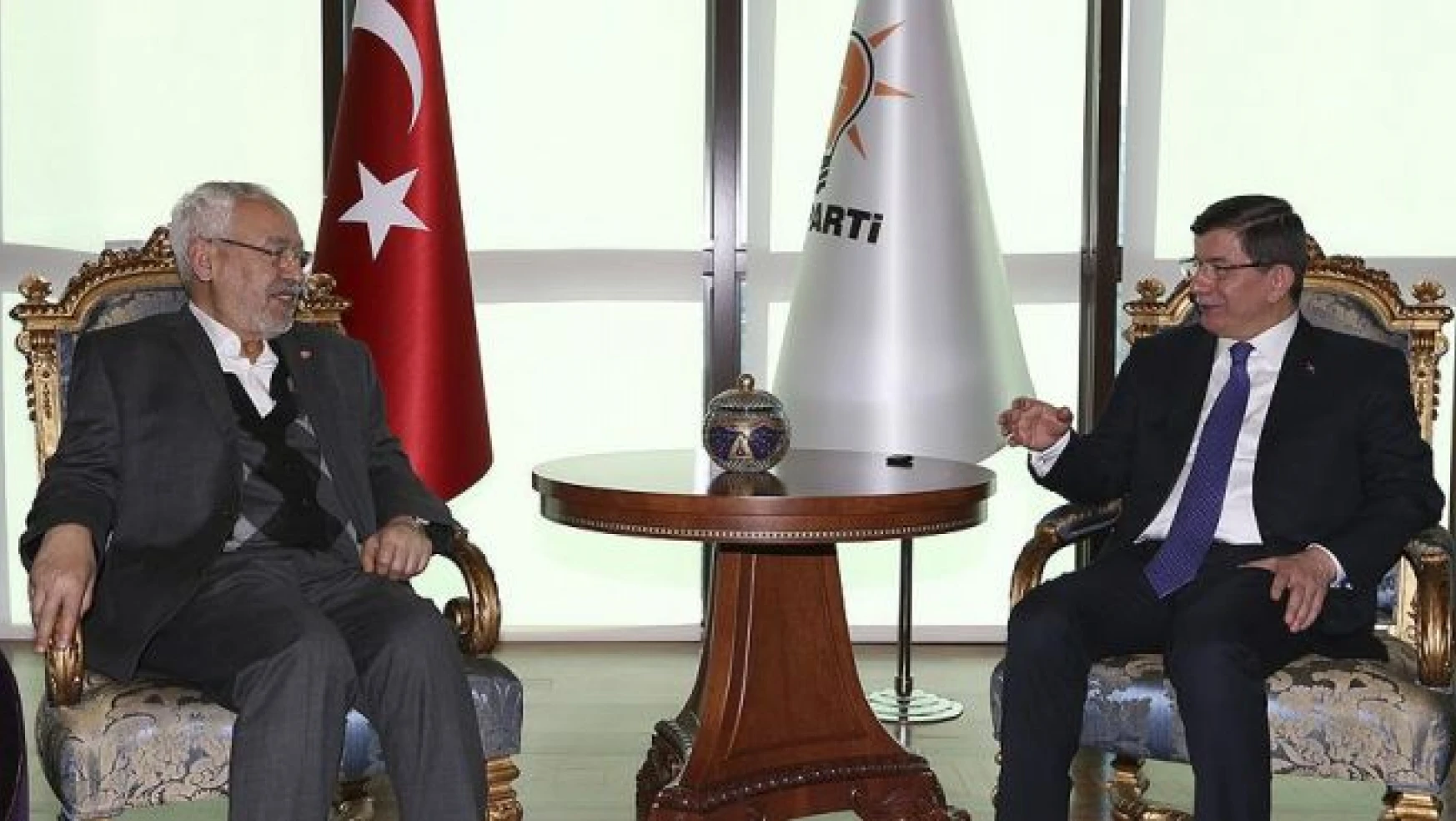 Başbakan Davutoğlu Gannuşi ile görüştü