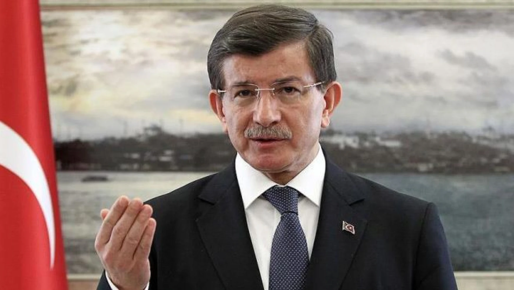 Başbakan Davutoğlu'ndan HDP'li vekillere 'hendek' tepkisi