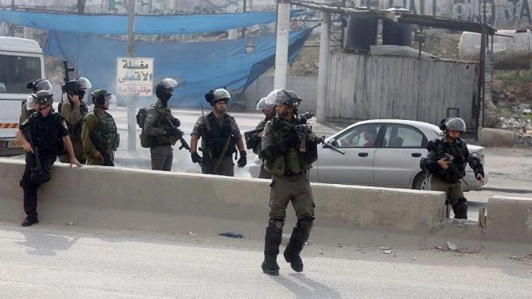 Batı Şeria'da 15 Filistinliye gözaltı