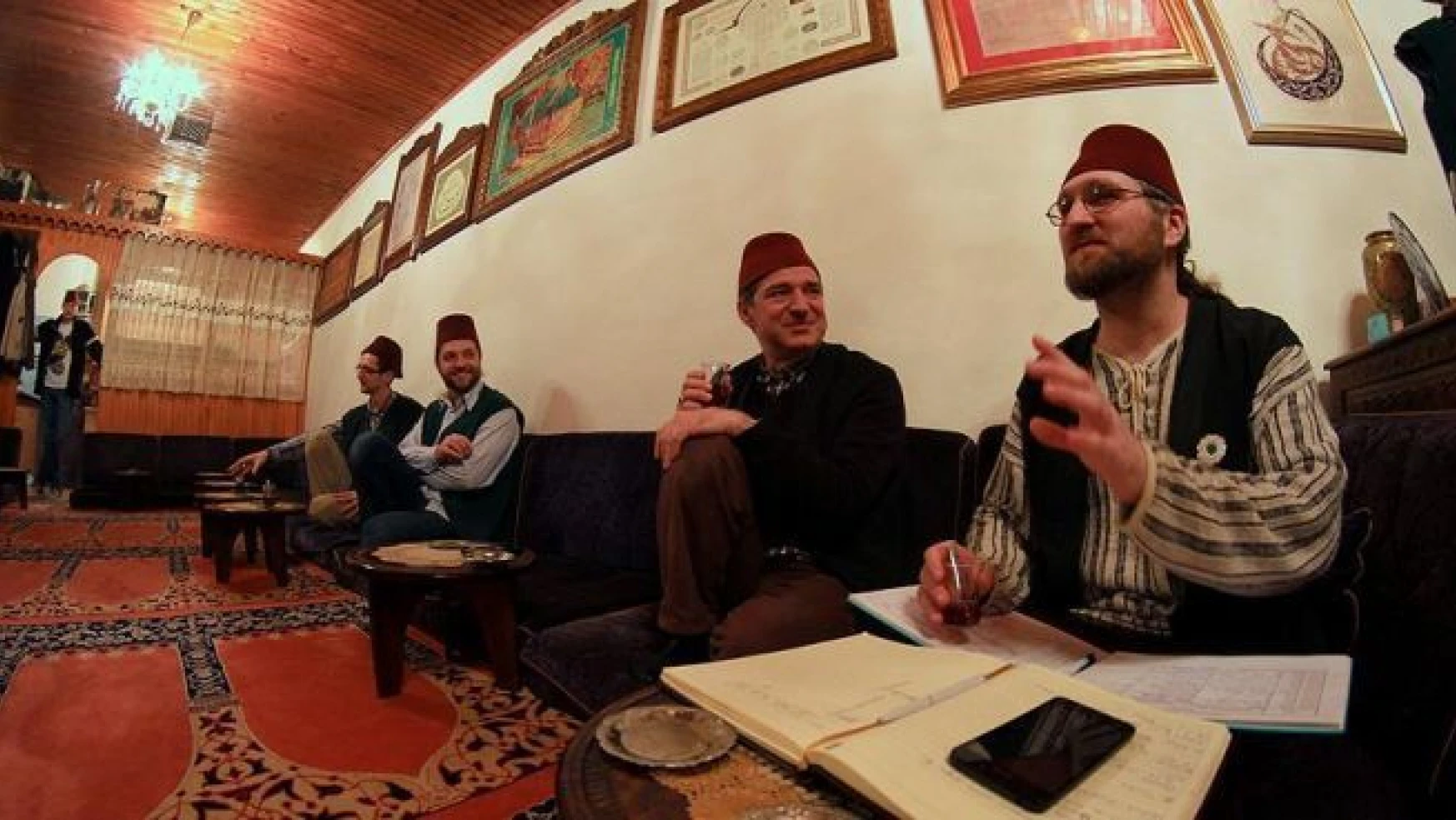 Bosnalı Müslümanlar fes geleneğini sürdürüyor