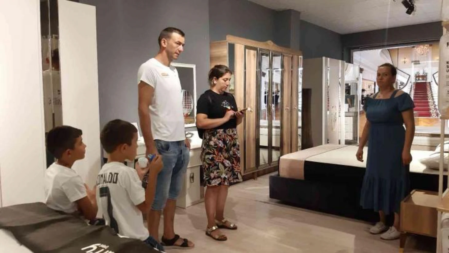 Bulgar vatandaşlar, mobilya ihtiyacını da Edirne'den karşılıyor