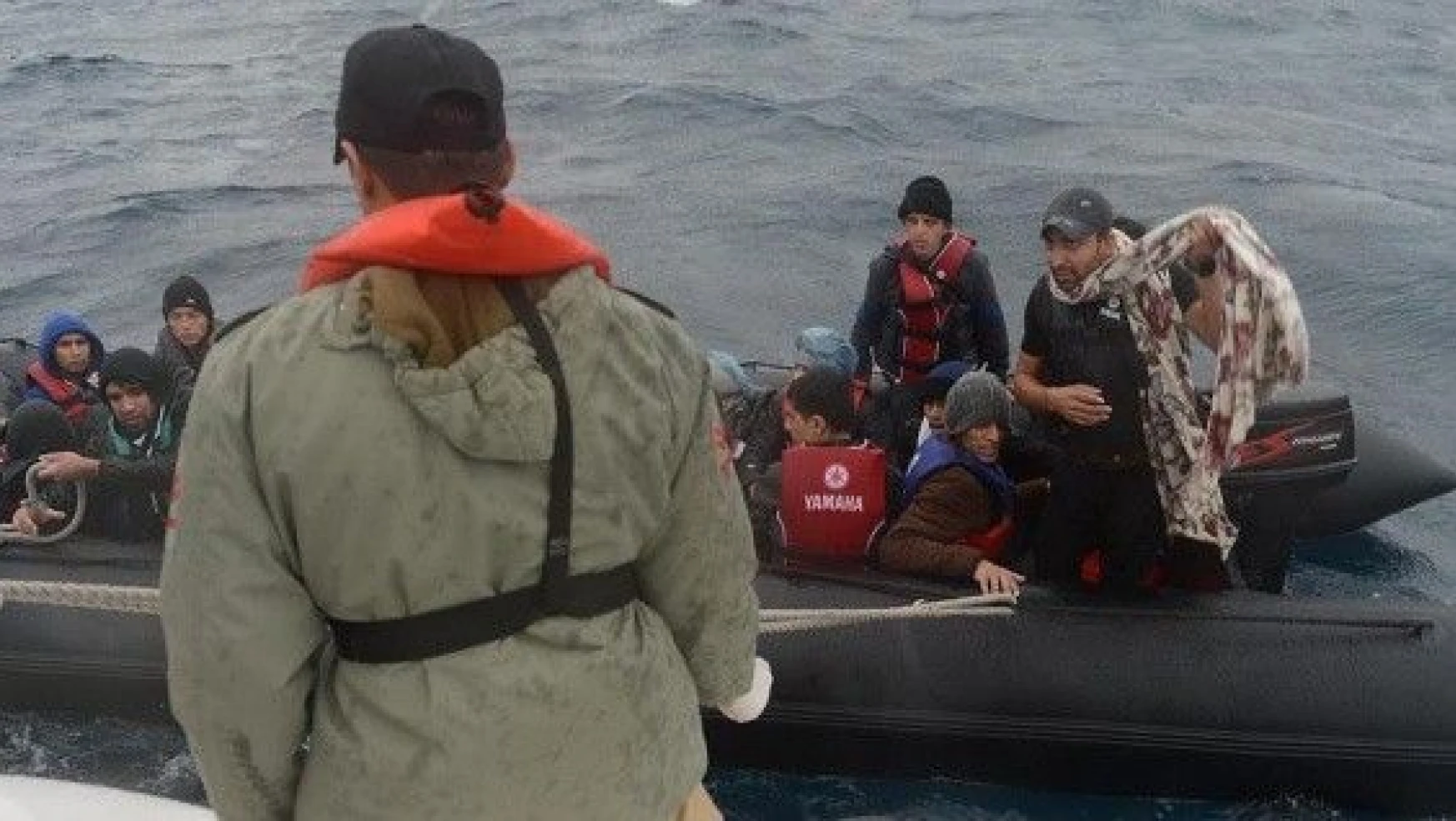 Çanakkale'de sığınmacıları taşıyan bot battı