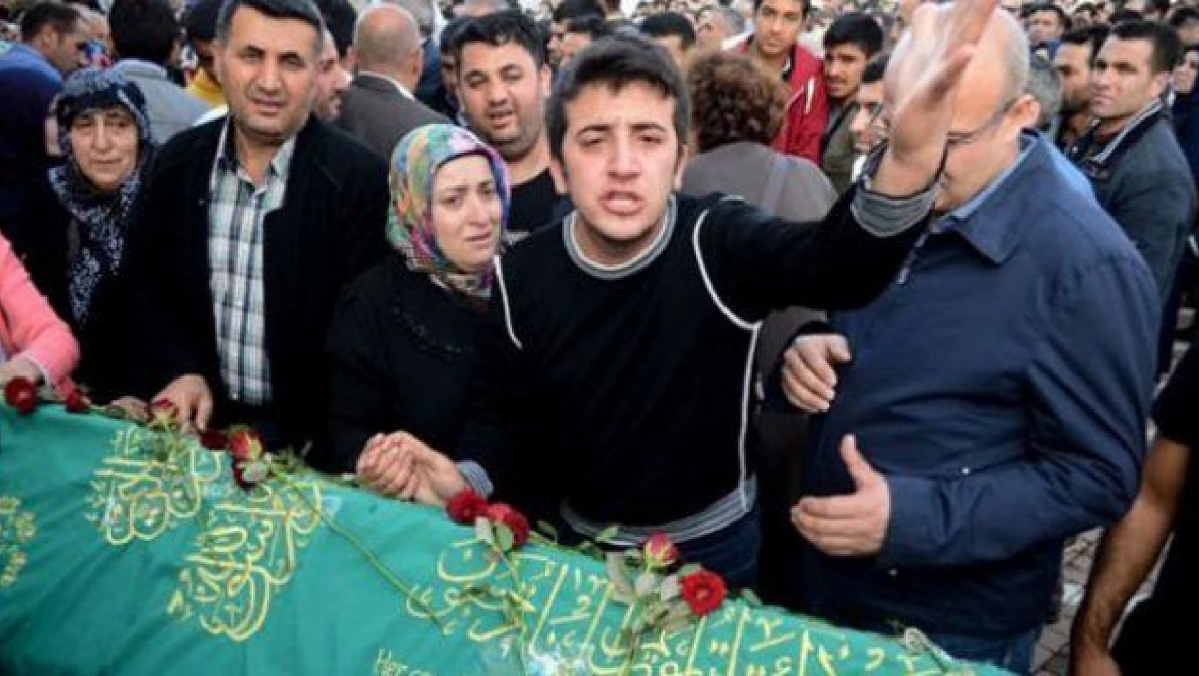 Cenazede isyan: Babam PKK yüzünden öldü