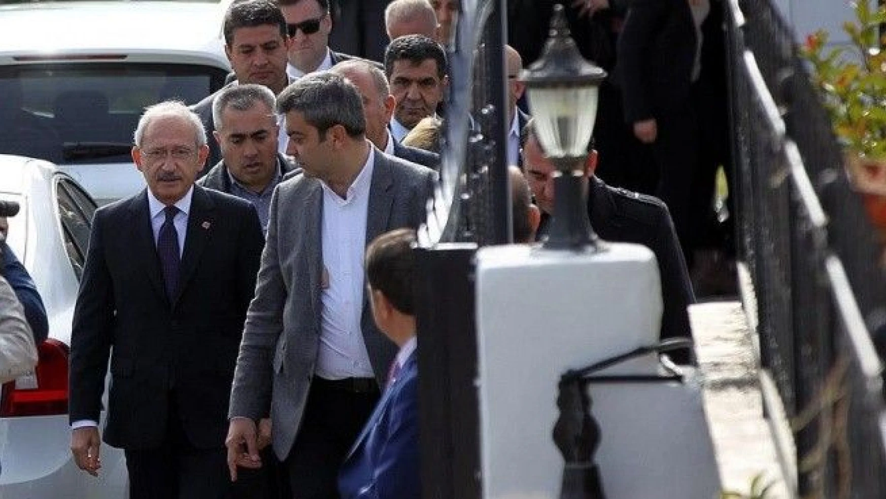 CHP Genel Başkanı Kılıçdaroğlu'ndan Elçi'nin ailesine taziye ziyareti