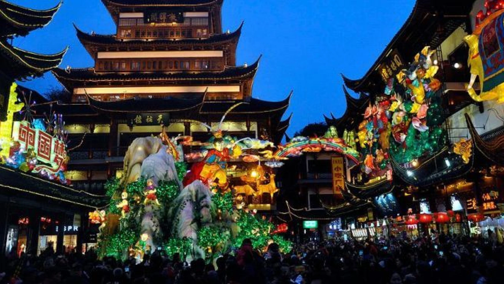 Çin'de 'Fener Bayramı' kutlanıyor