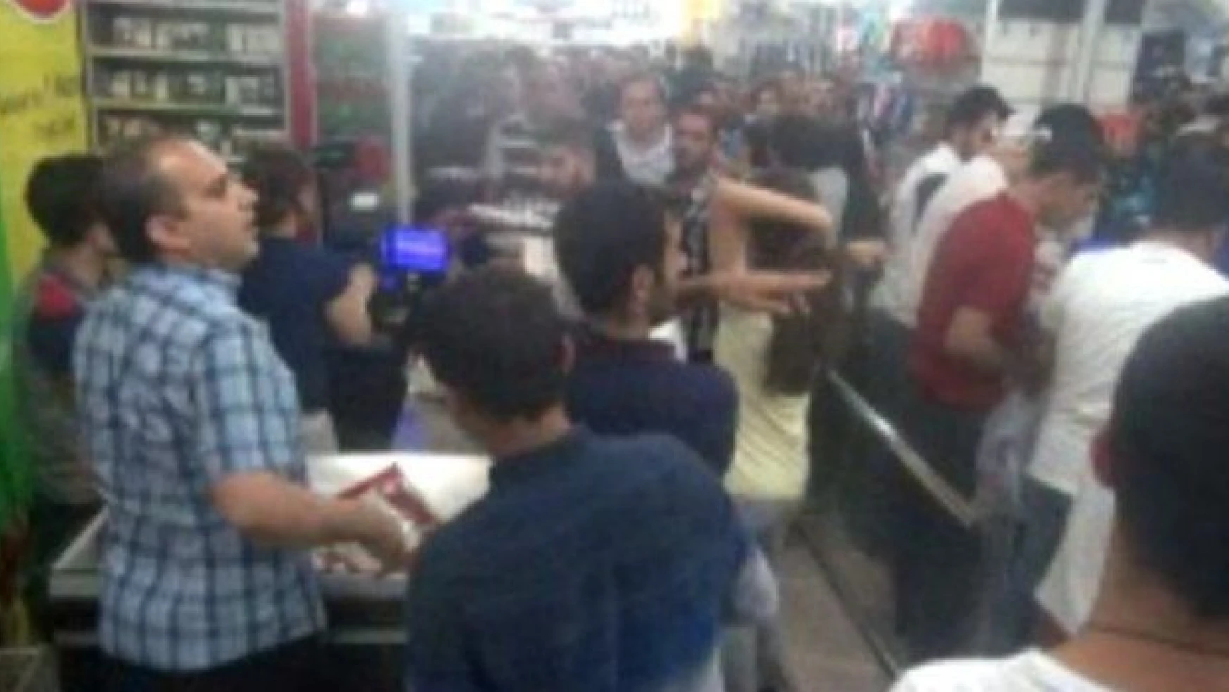 Cizre'de halk marketlere akın etti