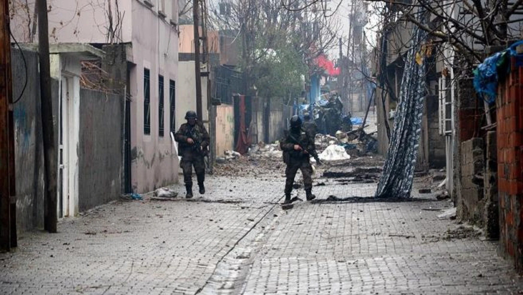 Cizre'deki terör operasyonunda 1 polis şehit oldu