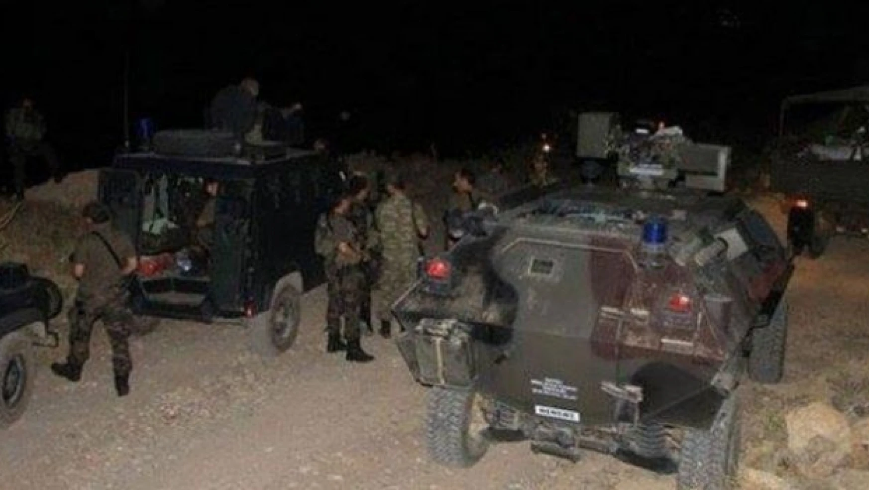  Diyarbakır'da karakola bomba yüklü araçla saldırı!
