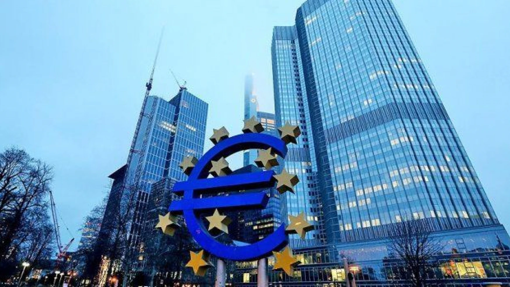 ECB'den inatçı enflasyona tedbir sinyali