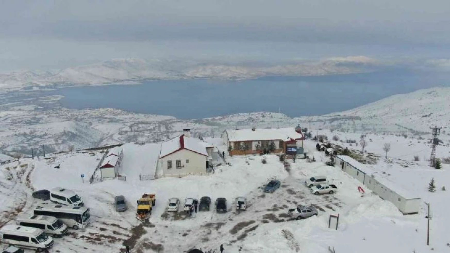 Elazığ Hazarbaba Kayak Merkezinde sezon uzatıldı
