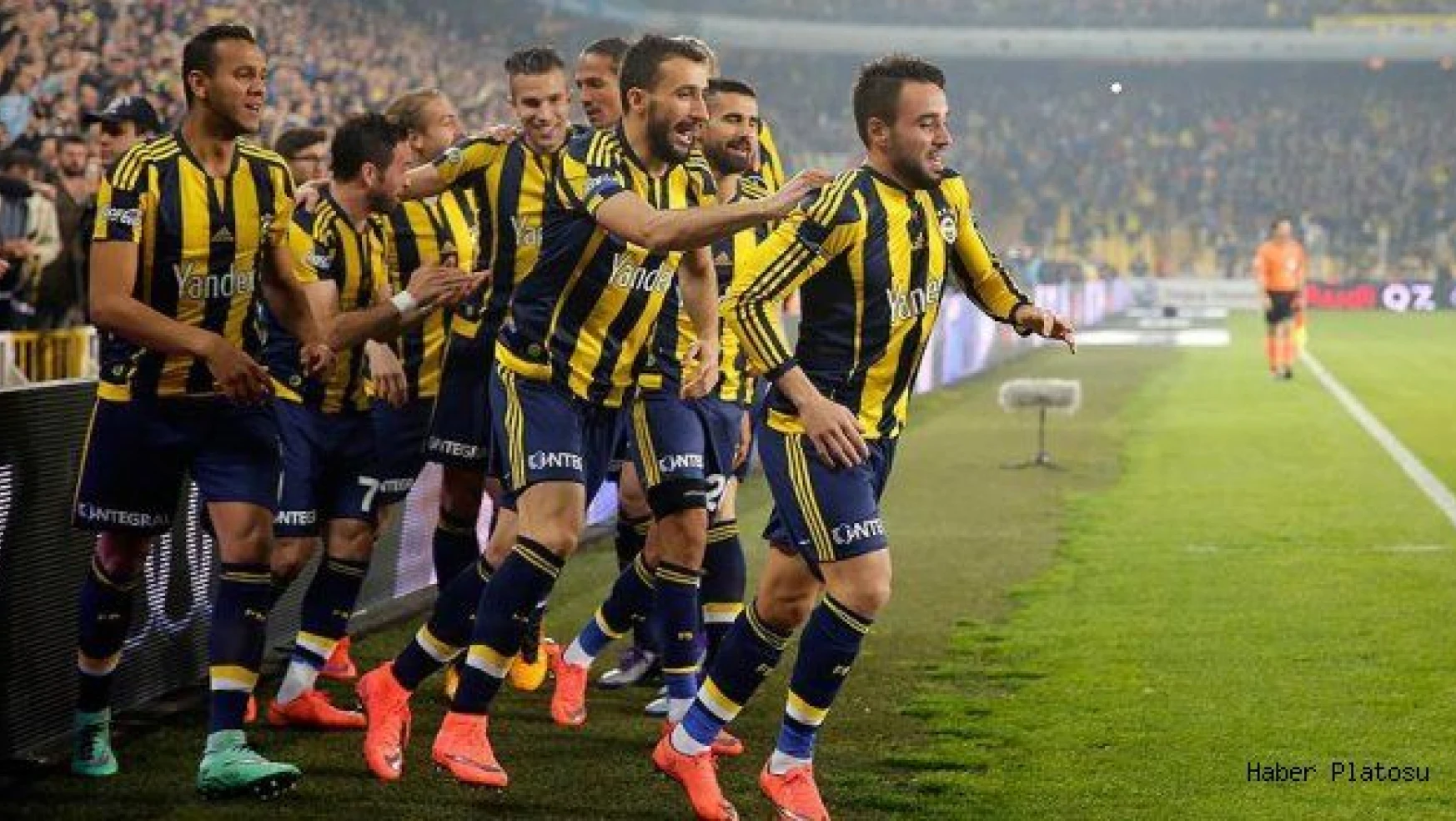 Fenerbahçe derbiden lider çıktı
