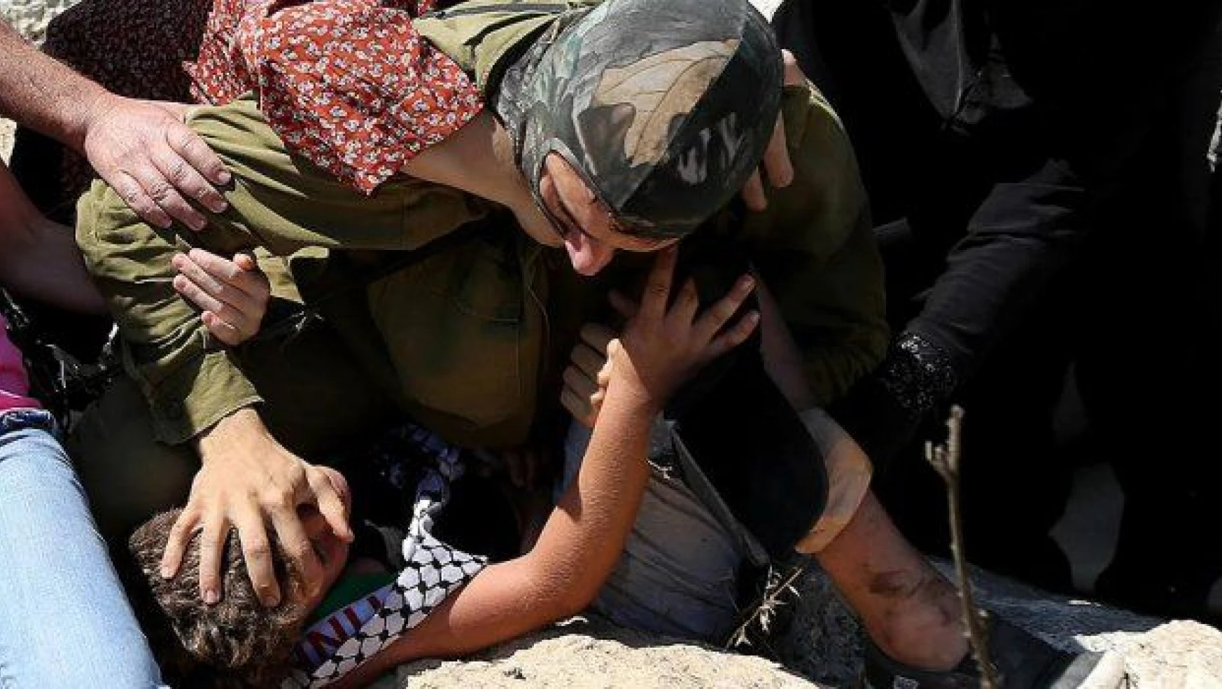 Filistinli çocuklara İsrail zulmü sürüyor