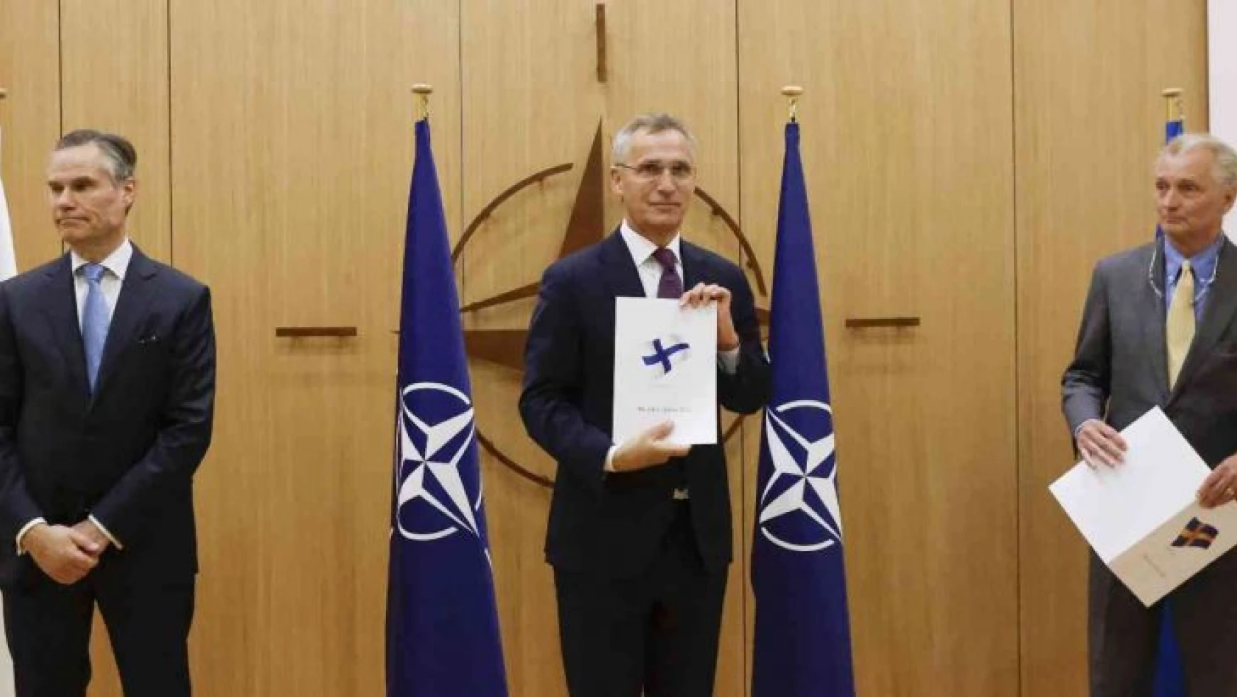 Finlandiya ve İsveç NATO'ya üyelik başvurusunu yaptı