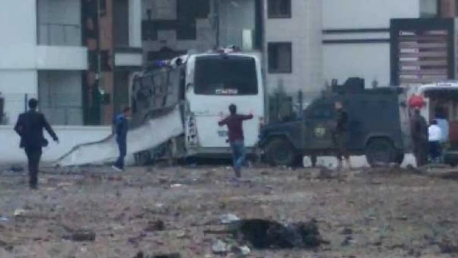 Diyarbakır'da otogar yakınında büyük patlama! 4 şehit 14 yaralı