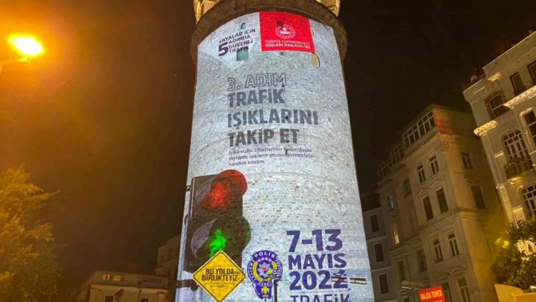 Galata Kulesi'nde Trafik Haftası'nın kapanışına özel ışıklı gösteri