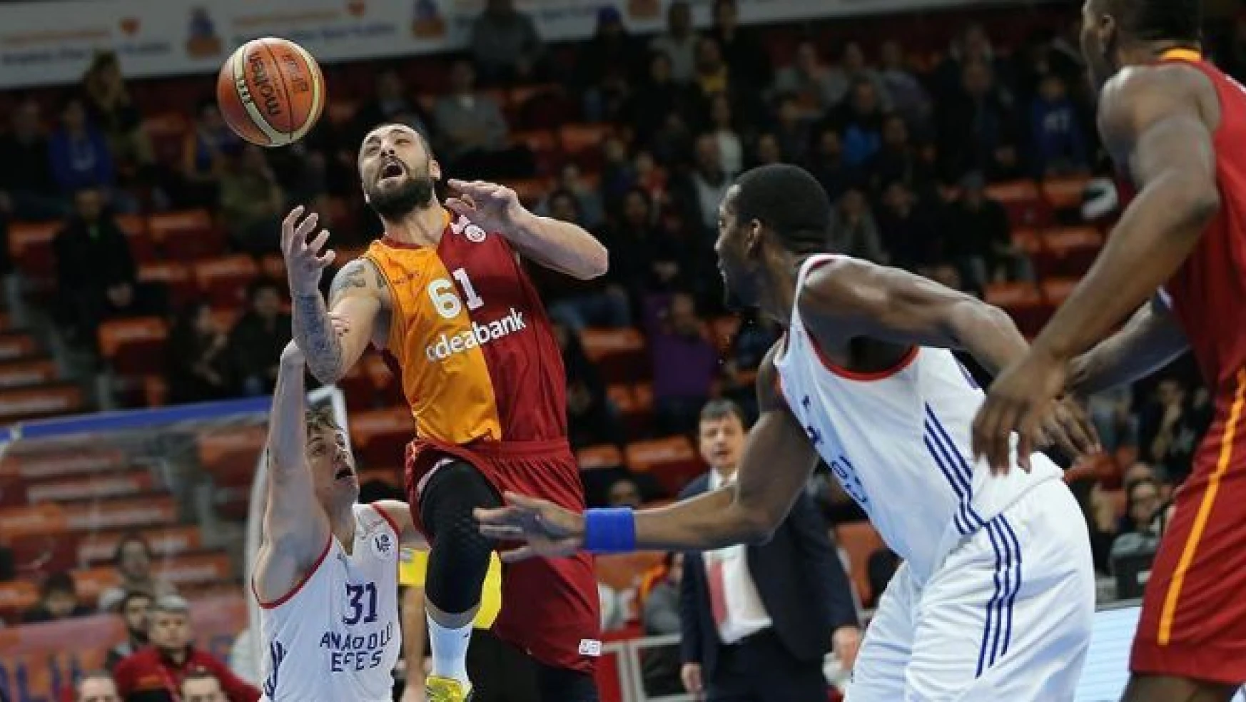 Galatasaray Odeabank Anadolu Efes'i mağlup etti