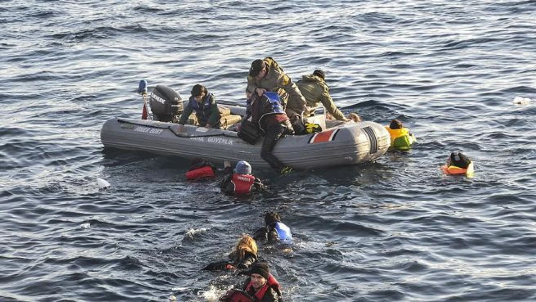 Göçmenleri taşıyan tekne battı: 3'ü çocuk 4 ölü