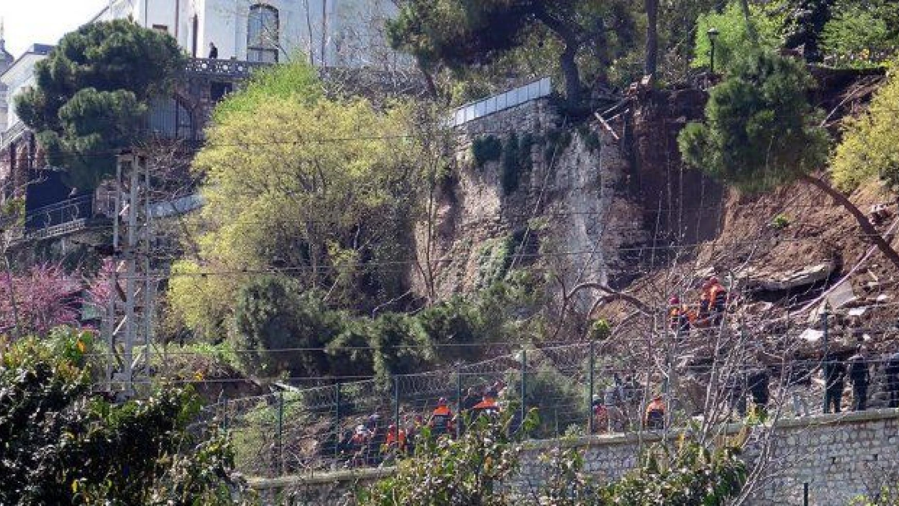 Gülhane Parkı'nda duvar çöktü: 2 ölü
