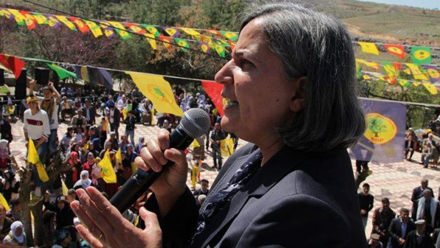 Gültan Kışanak'tan PKK'ya çağrı: Direnin, Ruslar yardıma geliyor