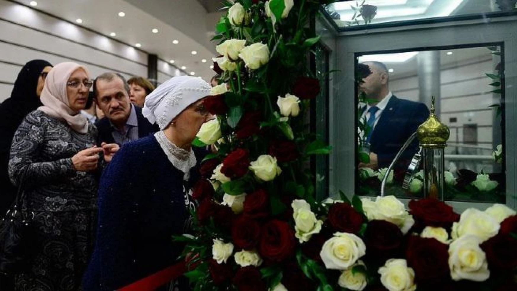 Hazreti Muhammed'in saç teli Moskova'da ziyarete açıldı
