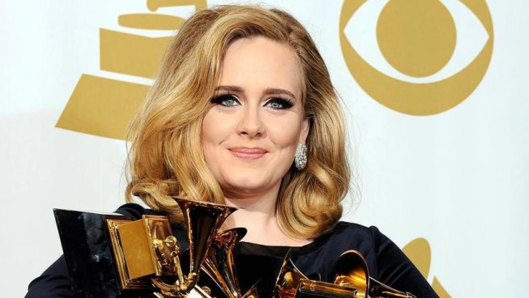 İngiliz şarkıcı Adele'den Trump'a izin yok