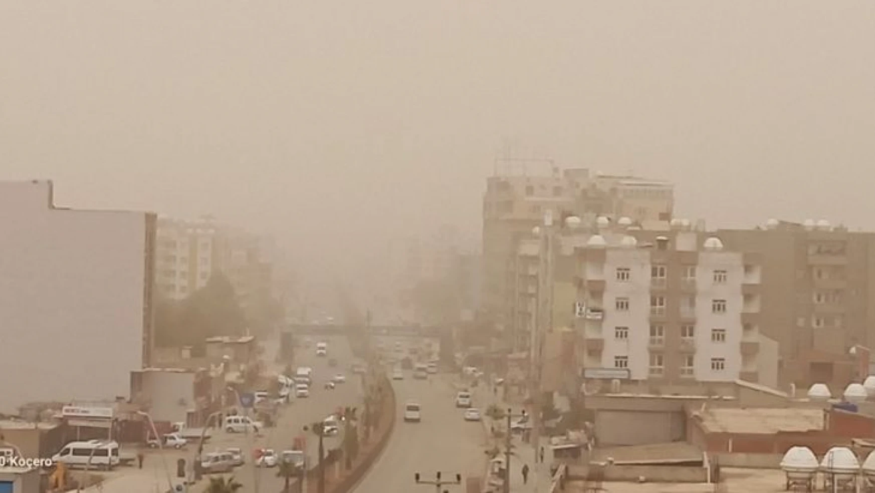 Irak'tan gelen kum fırtınası Şırnak'ta hayatı olumsuz etkiledi