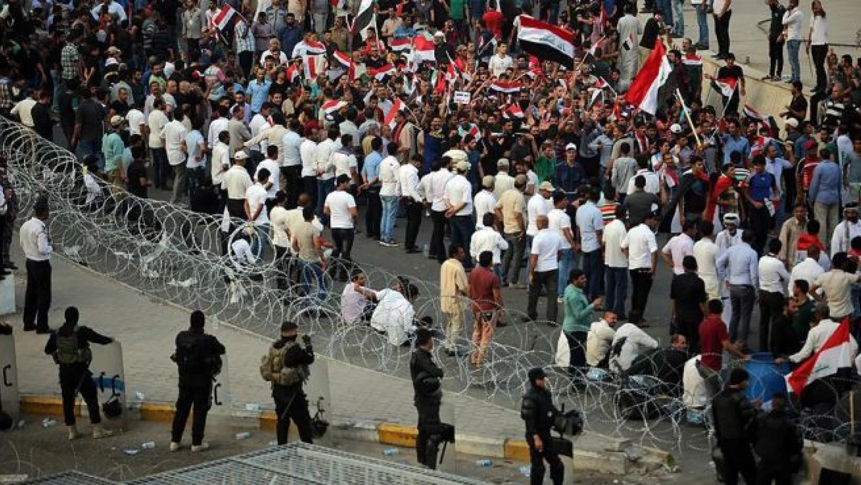 Irak'ta İbadi karşıtı gösteriler düzenlendi