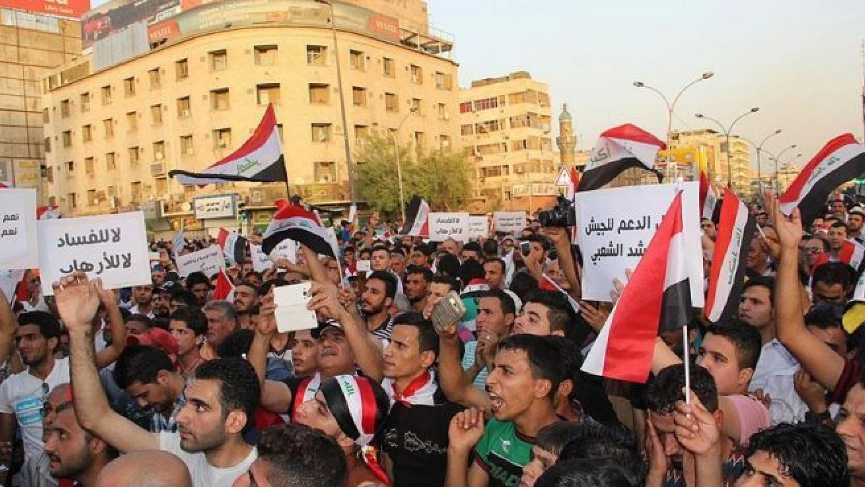 Irak'ta yolsuzluk karşıtı gösteriler düzenlendi