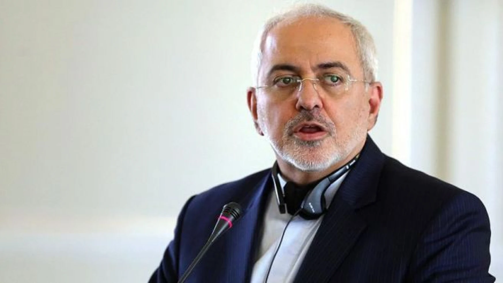 İran devlet televizyonundan Dışişleri Bakanı Zarif'e 'sansür'