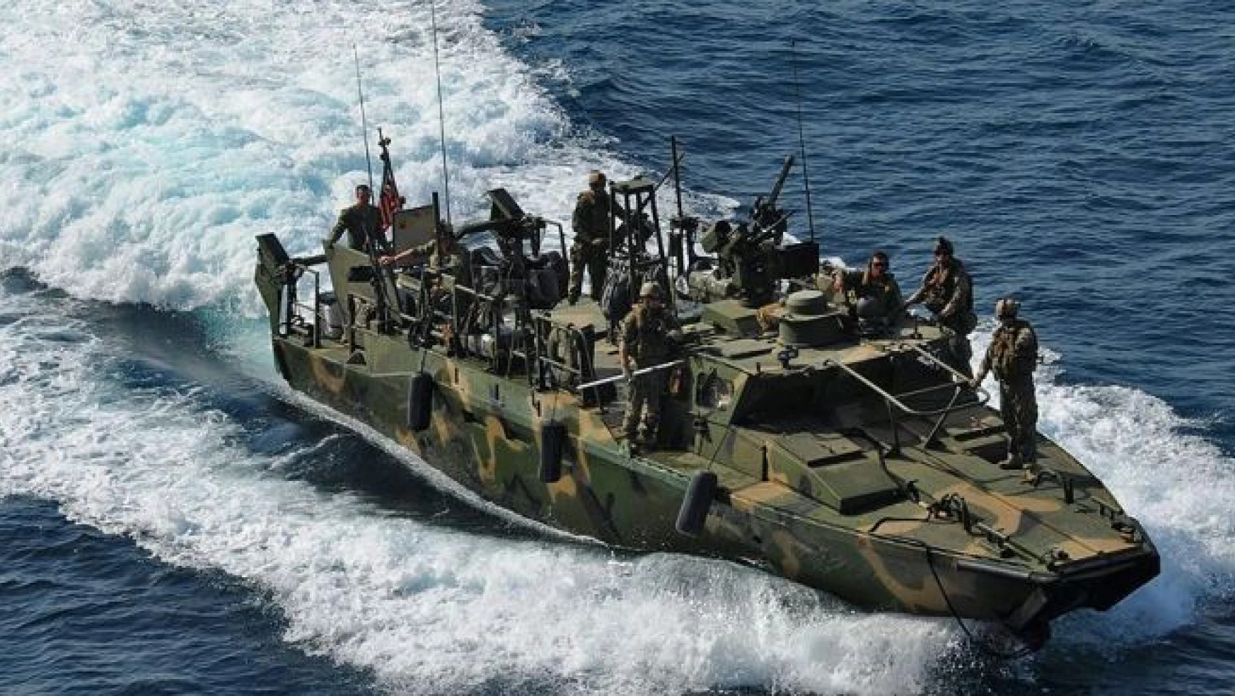 İran karasularına giren ABD botlarının navigasyon sistemleri bozulmuş