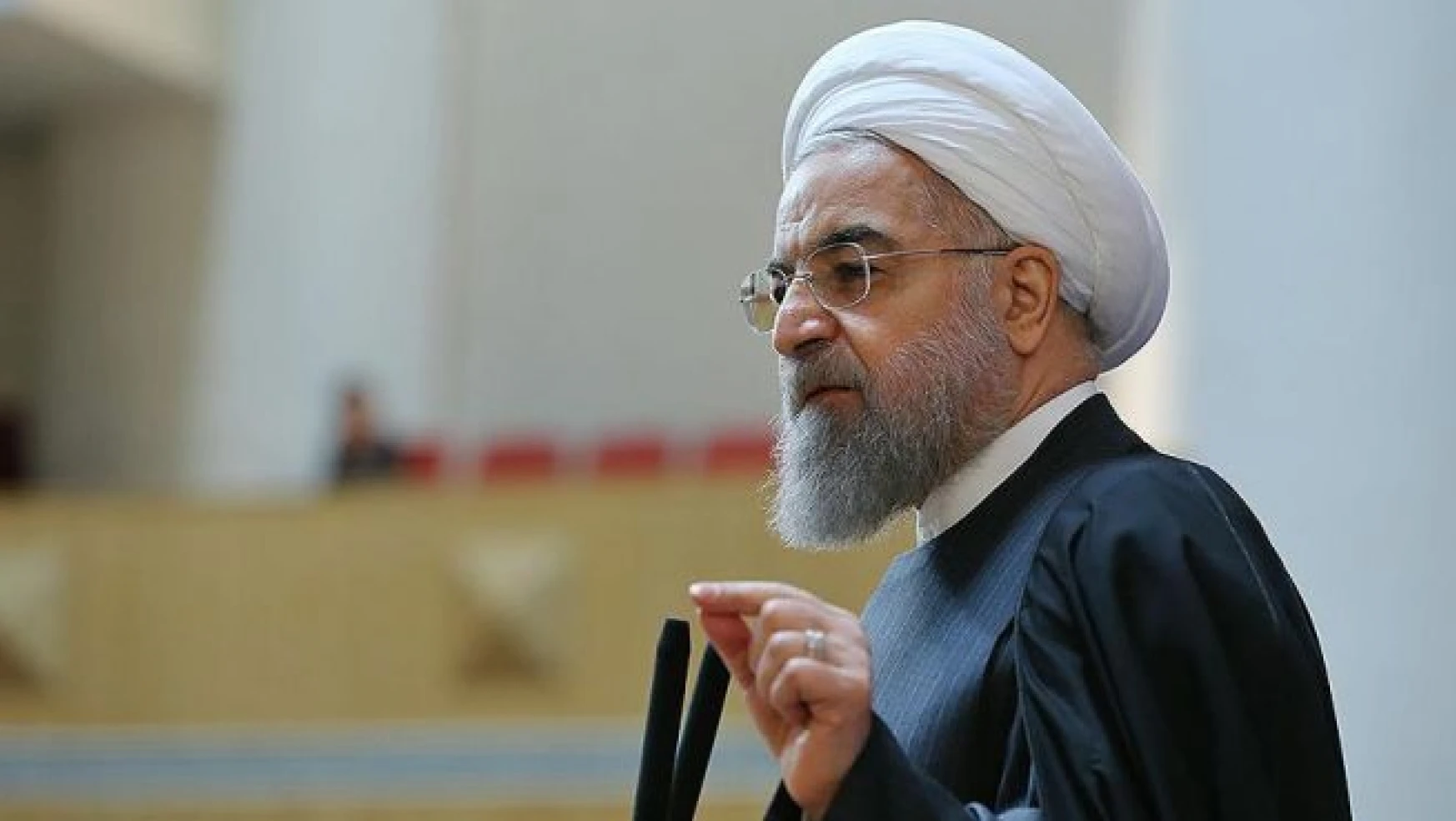 İran'da akademisyenlerden Ruhani'ye seçim mektubu