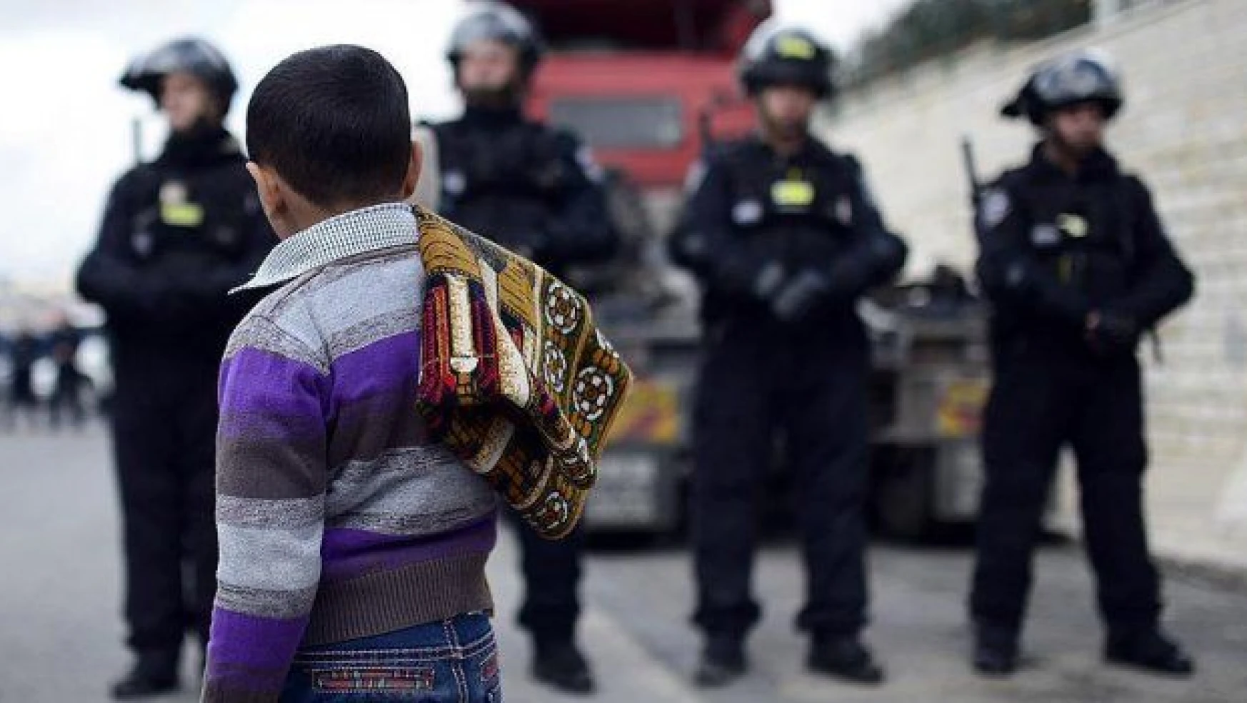 İsrail 8500 Filistinli çocuğu gözaltına aldı
