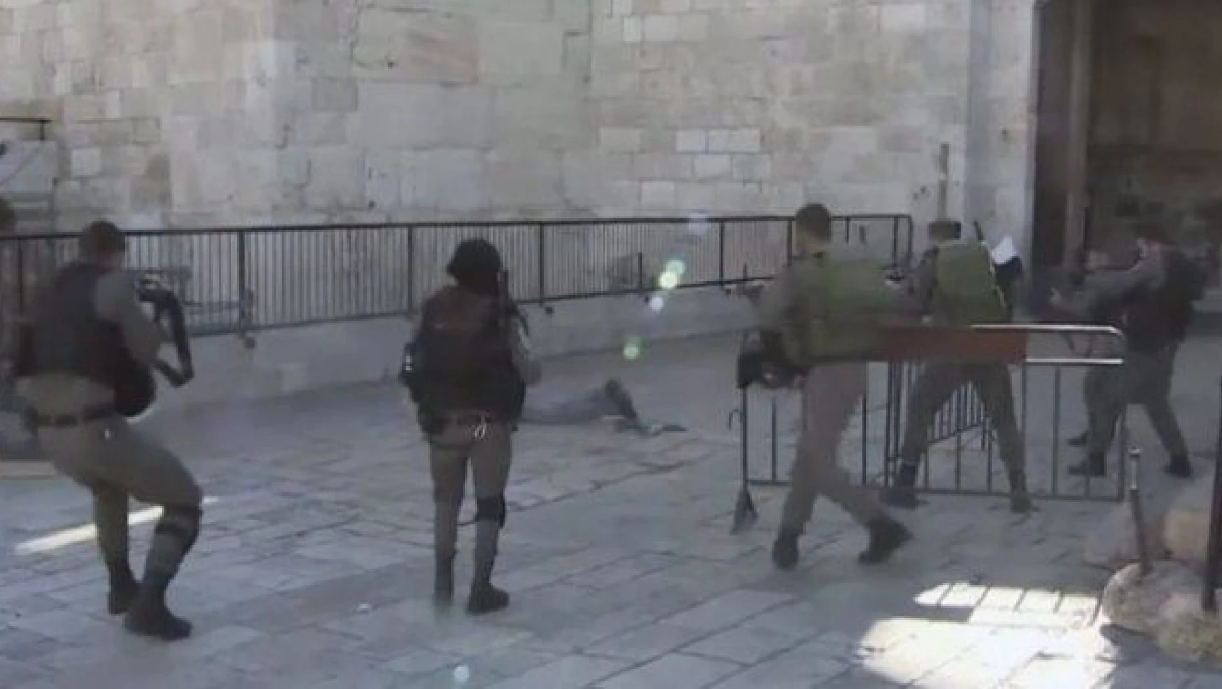 İsrail askerleri Filistinli bir genci daha kurşuna dizdi (VİDEO)