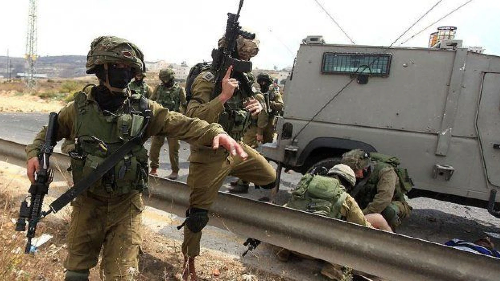 İsrail askerleri mülteci kampında 2 Filistinliyi öldürdü