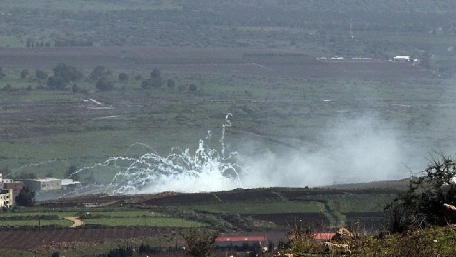 İsrail'den Lübnan'a topçu saldırısı